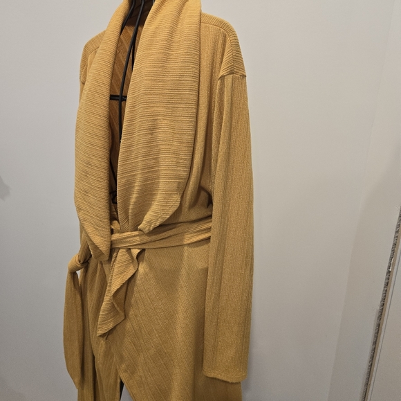 Cardigan - Picture 2 of 3